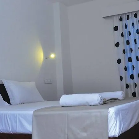 Marari Beach Pearl Homestay Mararikulam Exterior photo